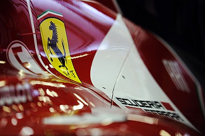 Mosley critique "l'étroitesse d'esprit" de Ferrari et veut des moteurs moins chers