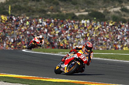 Marquez ancora in evidenza a Jerez, Laverty finisce ko