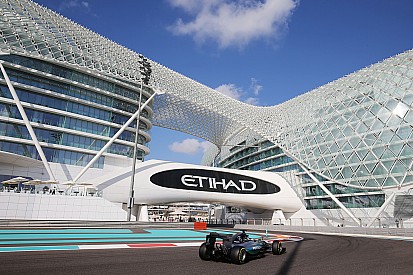 Hamilton supera a Rosberg en la 1° práctica de Abu Dhabi