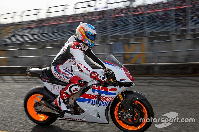 Topshots: Alonso rijdt met MotoGP en Senna's McLaren