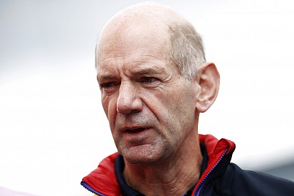 Newey baalt: 'Mercedes en Ferrari controleren de F1'