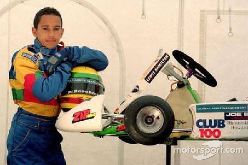 Hamilton deseja Feliz Ano Novo com foto de kart antigo