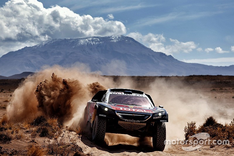 Sainz: 'Al-Attiyah doet nog volop mee om eindzege Dakar'