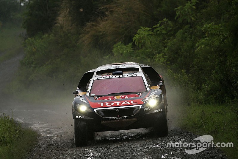 Suspensión de etapa permite a Sainz tomar cima de Dakar