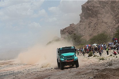 Dobradinha da IVECO faz diferença de de Rooy aumentar
