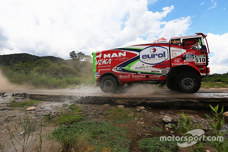 Dakar, Camion, Tappa 12: Man in fuga, Iveco in difesa