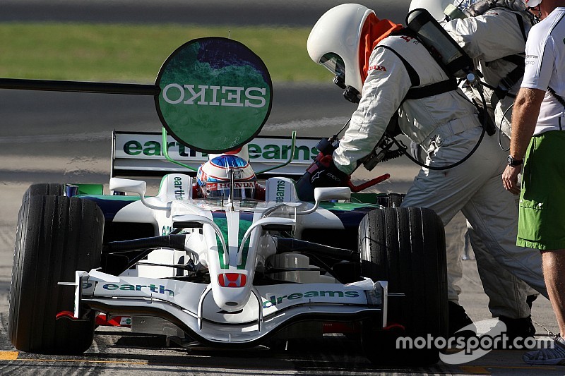 Williams diz que reabastecimento “não condiz com F1 atual”