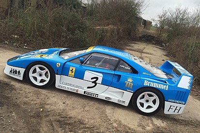 Video: Ferrari F40 GT krijgt er hard van langs in 'Farmkhana'