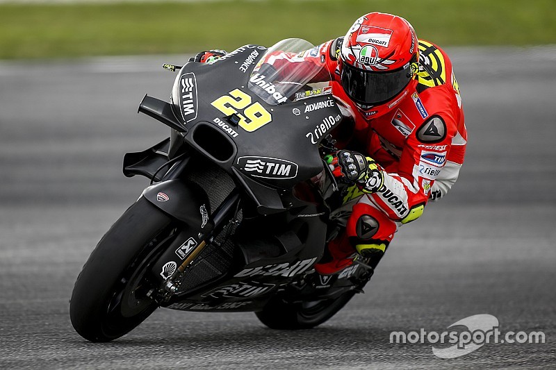 In casa Ducati vanno avanti le prove comparative