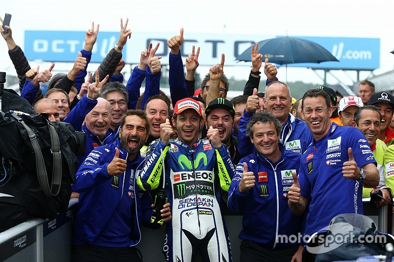 Cómo Rossi se ha puesto a Yamaha en el bolsillo
