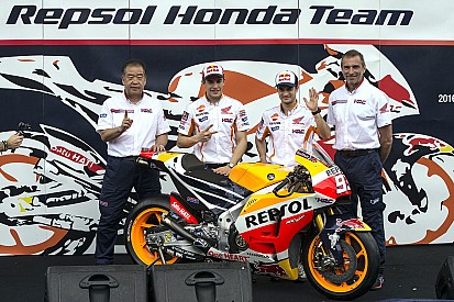 "Les daremos a Dani y a Marc una moto para luchar por el Mundial"