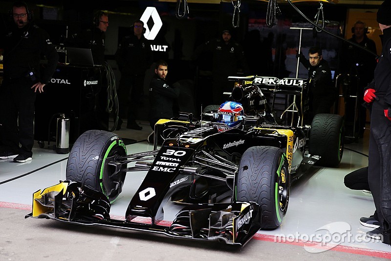 Ecco la RS16, la vettura che segna il ritorno di Renault in F.1 come costruttore
