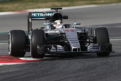 Mercedes past testplannen aan om rijders fit te houden