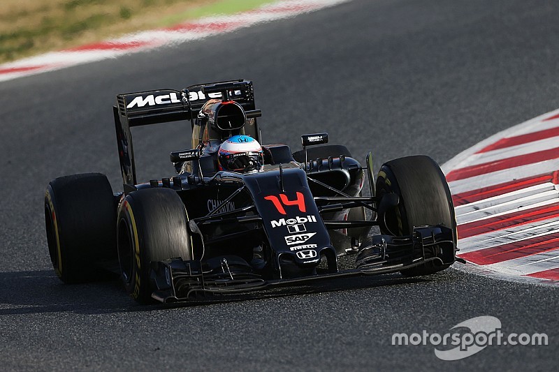 McLaren opgehouden door