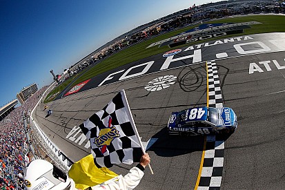 76esima vittoria in carriera per Jimmie Johnson ad Atlanta