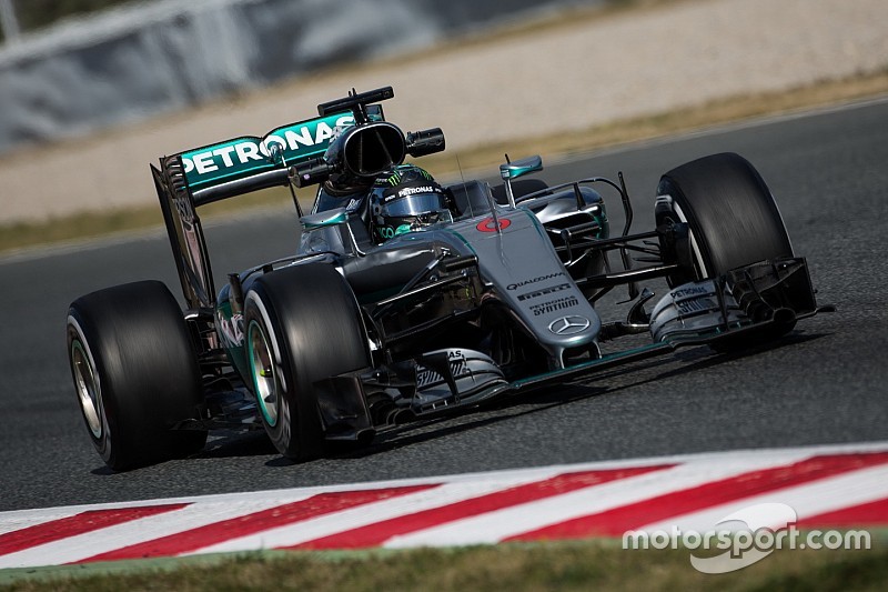 Rosberg und Hamilton erwarten einen harten Kampf zwischen Mercedes und Ferrari