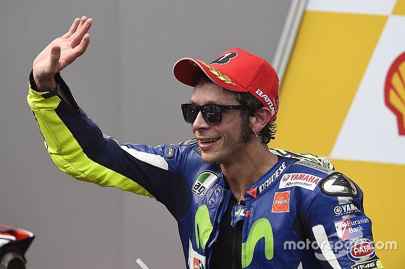 Valentino in crisi con la fidanzata Linda: si sono lasciati?