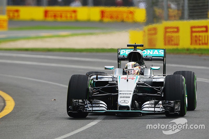 Hamilton ook snelste in tweede training, Verstappen niet in actie