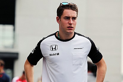 Vandoorne llegará a Bahrein solo cinco horas antes de la primera práctica