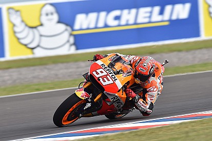 Marquez en Honda boven in tweede vrije training