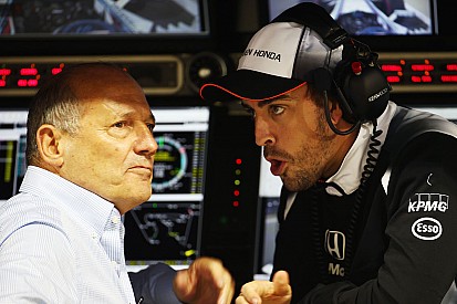 McLaren: “Alonso was door twee Spaanse artsen fit verklaard”