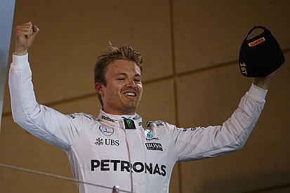 Rosberg sigue mosca con Ferrari