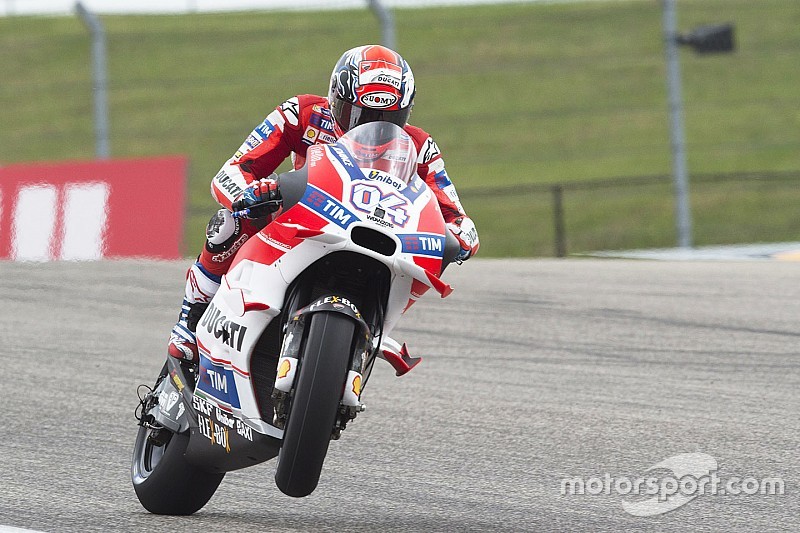 Dovizioso: “En el paddock imitan a Valentino porque no tienen personalidad”