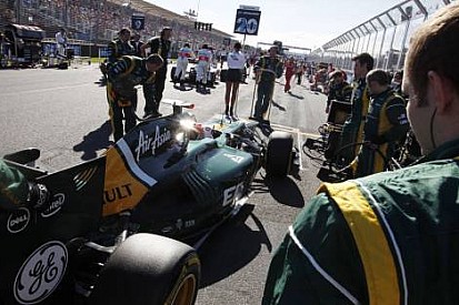 Kovalainen, Malezya GP'ine beş sıra geriden başlayacak