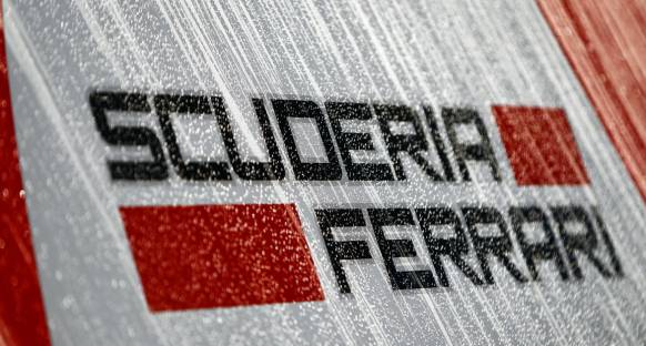 Rakipleri Ferrari'yi ciddiye alıyor