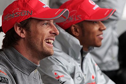 Whitmarsh: McLaren çifti arasındaki dostluk sürecek