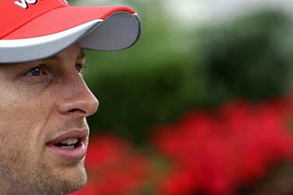 Button Melbourne'de hat-trick için umutsuz değil