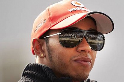Hamilton: MP4-26 rakiplerinden farklı görünüyor