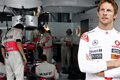 Hamilton: 'Button, takıma büyük bir katkı sağlayacak'