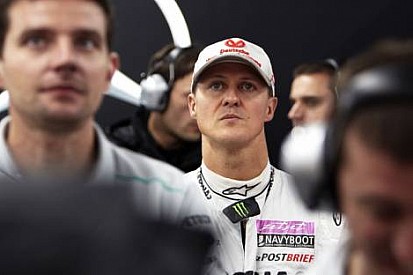 Schumacher F1'de pilot değil yönetici olarak devam edebilir