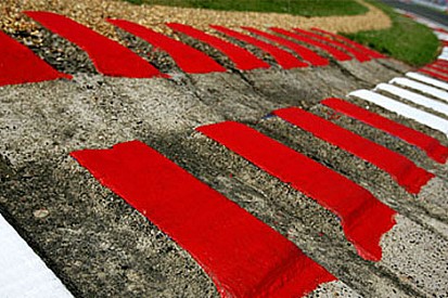 Monza'nın kerbleri düzeltildi