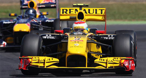 Renault: 'Petrov çok iyi ama hala gelişime ihtiyacı var'