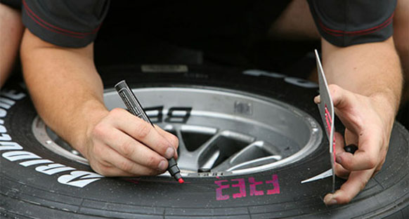 Whitmarsh Bridgestone'un kalmasını istiyor