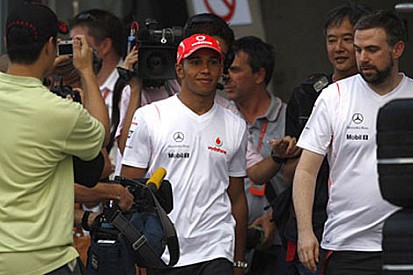 Hamilton: 'Alonso nasıl daha profesyonel olunacağını gösterdi