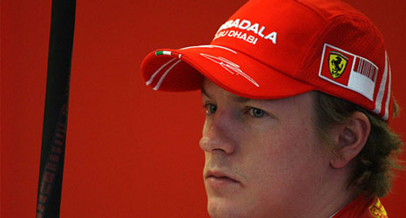 Raikkonen'in yarış öncesi fotoğrafçıyla 'sıcak teması'