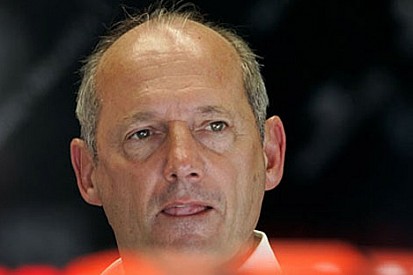 Dennis: 'Pilotlar eşit olacak'