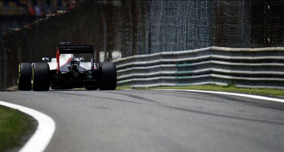 Grosjean: 'Saçma' lastik basınç limiti aracı sürülemez hale getirdi