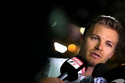 Çin'de olaylı ilk antrenmanların lideri Nico Rosberg