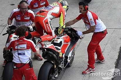 Bautista kazası sonrası Marquez ve Rossi pit hızının düşürülmesini destekliyor