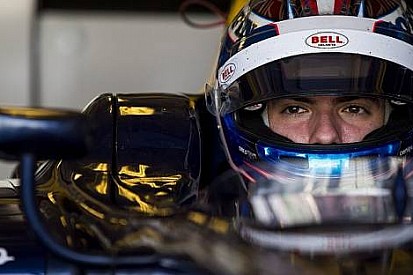 Latifi, Cuma günü pilotu olarak Renault’ya katıldı