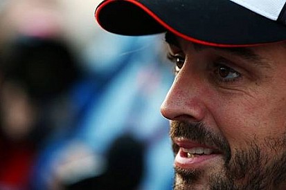 Alonso: 'Mercedes'i sadece Mclaren yenebilir'