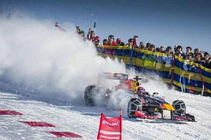 Red Bull'a göre Verstappen'in F1 aracıyla karda yaptığı gösteride bir hata yapılmadı