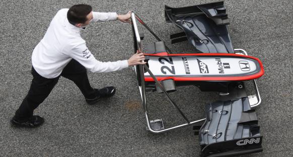 FIA ön kanat esneme testlerini sıkılaştırıyor