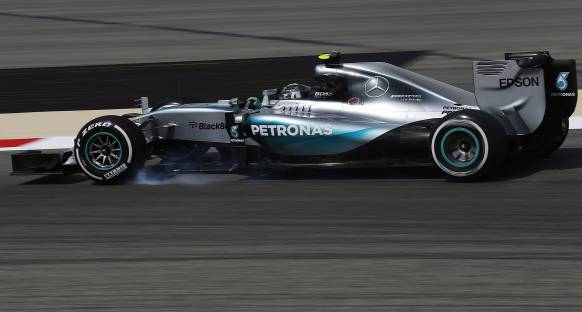 Bahreyn'de Cuma gününü Rosberg lider tamamladı
