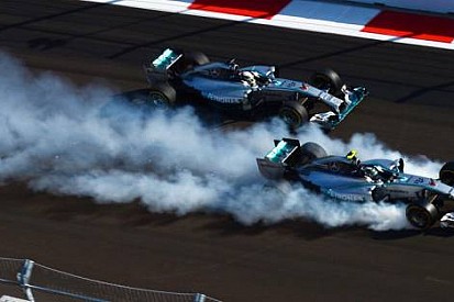 'Rosberg, Hamilton'ı pist üstünde yenmeli'