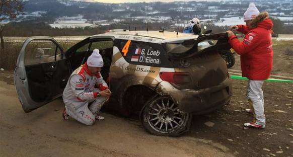Sebastien Loeb kaza yaptı, Ogier lider